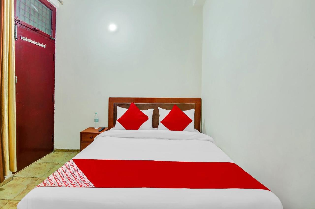 Hotel O Yash Hotel ガーズィヤーバード エクステリア 写真