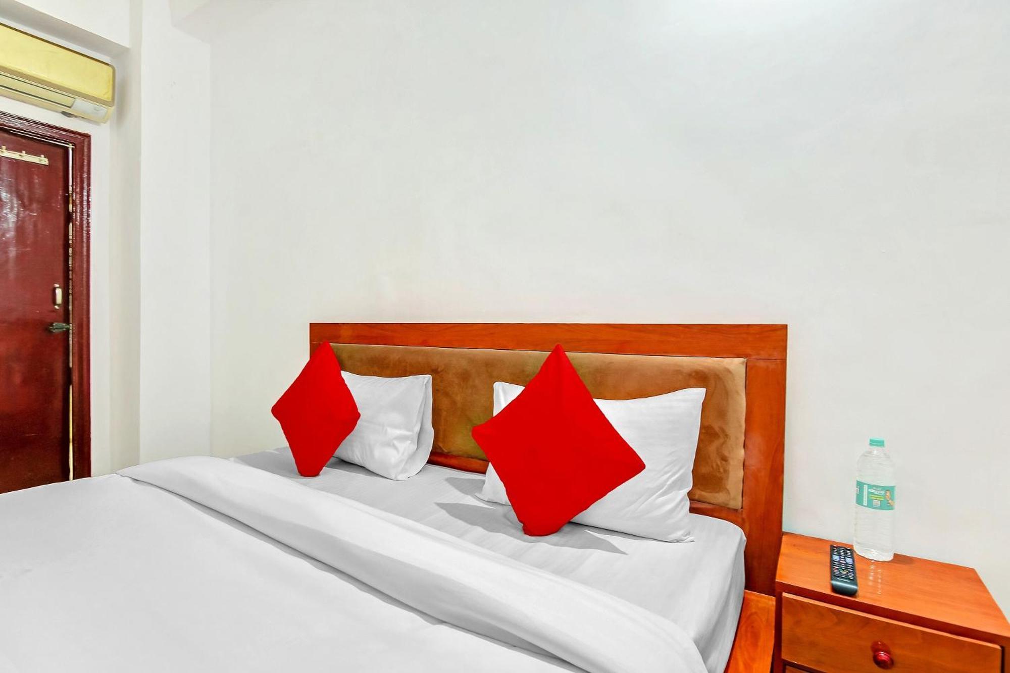 Hotel O Yash Hotel ガーズィヤーバード エクステリア 写真