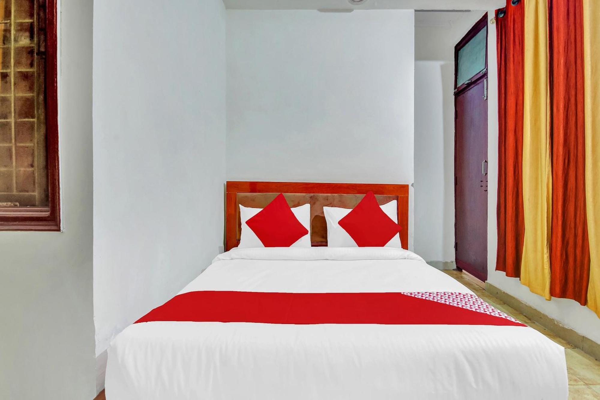 Hotel O Yash Hotel ガーズィヤーバード エクステリア 写真